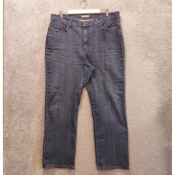 Lee Classic Fit Straight Leg Jeans Size 18 straight measures 39x29 high rise Mom - Picture 1 of 13